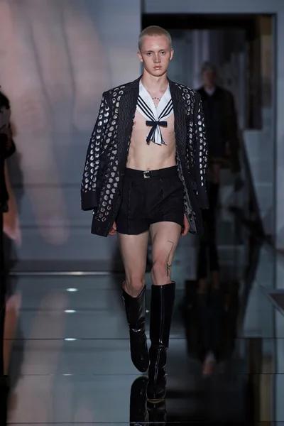 Look 3